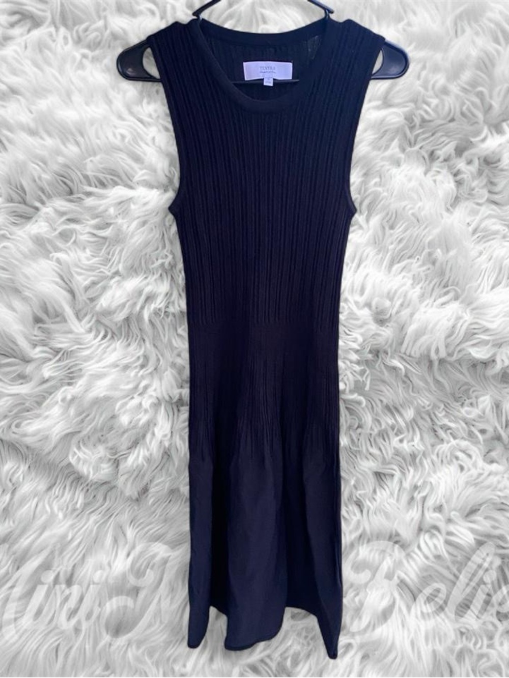 Elizabeth and James Black Ribbed Knit Top